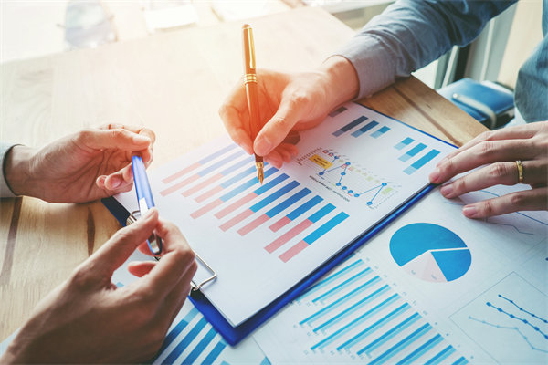 嚴格執(zhí)行經(jīng)營計劃，確保企業(yè)高效運營，實現(xiàn)盈利增長