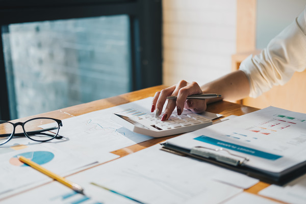 公司年度經(jīng)營(yíng)計(jì)劃實(shí)現(xiàn)目標(biāo)的關(guān)鍵舉措有哪些？